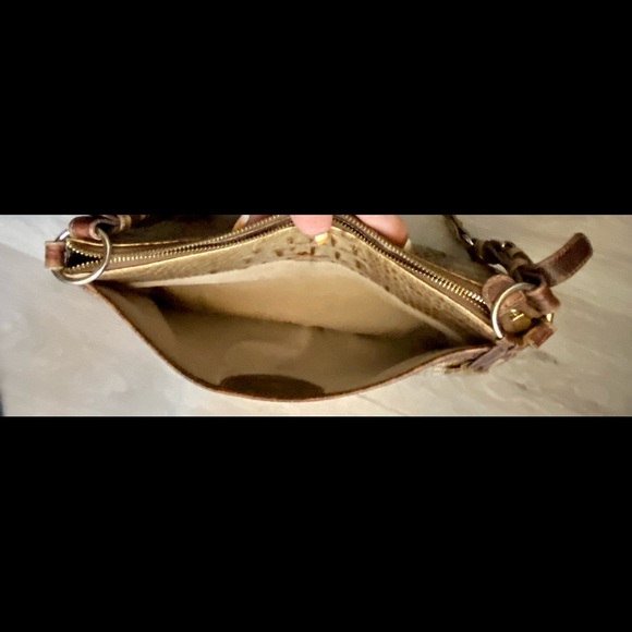 DESIGNED BY BRAHMIN!!! Wonderful Condition, Shoulder Purse. - Picture 2 of 7